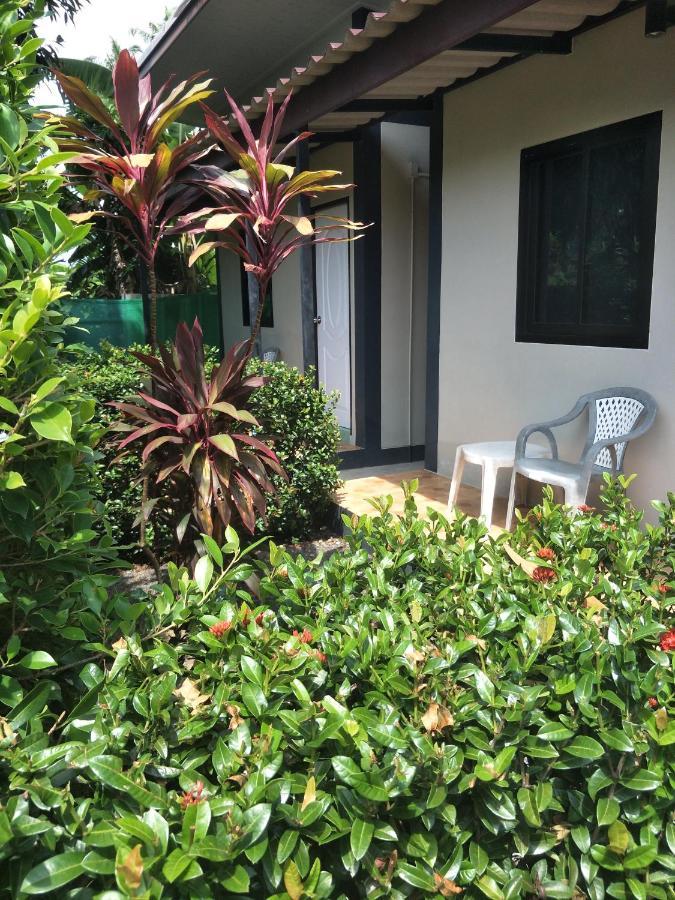 Airee Mini House Hostel Pantai Bang Tao Bagian luar foto